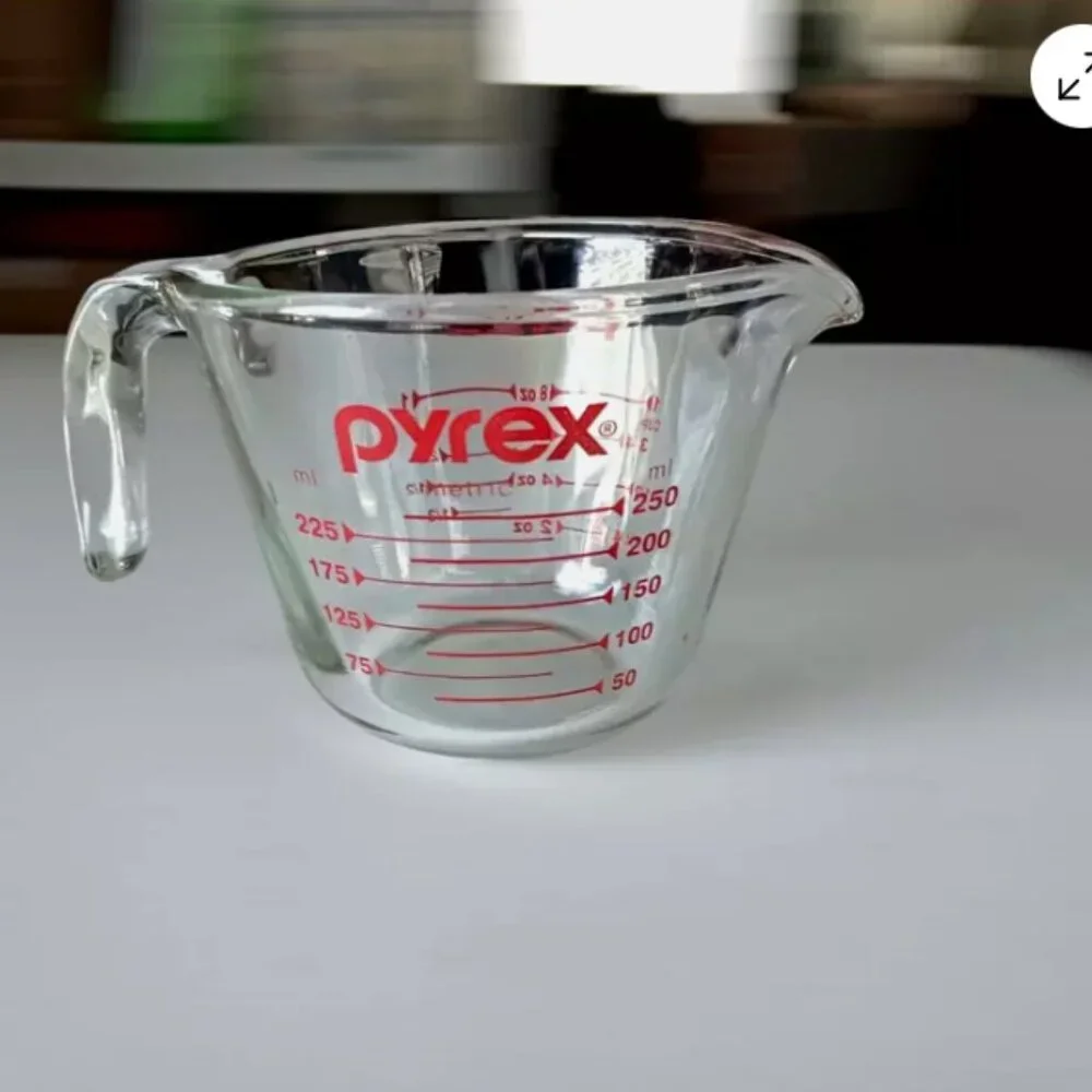 Pyrex 8 oz. Glass Measuring Cup 1 Cup Size 250ml 3 1/2 in Tall
